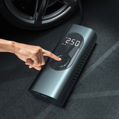 Compresor inteligent auto (150PSI, LED, 4 adaptoare) + stilou auto și afișaj pentru telefon – Cadou gratuit